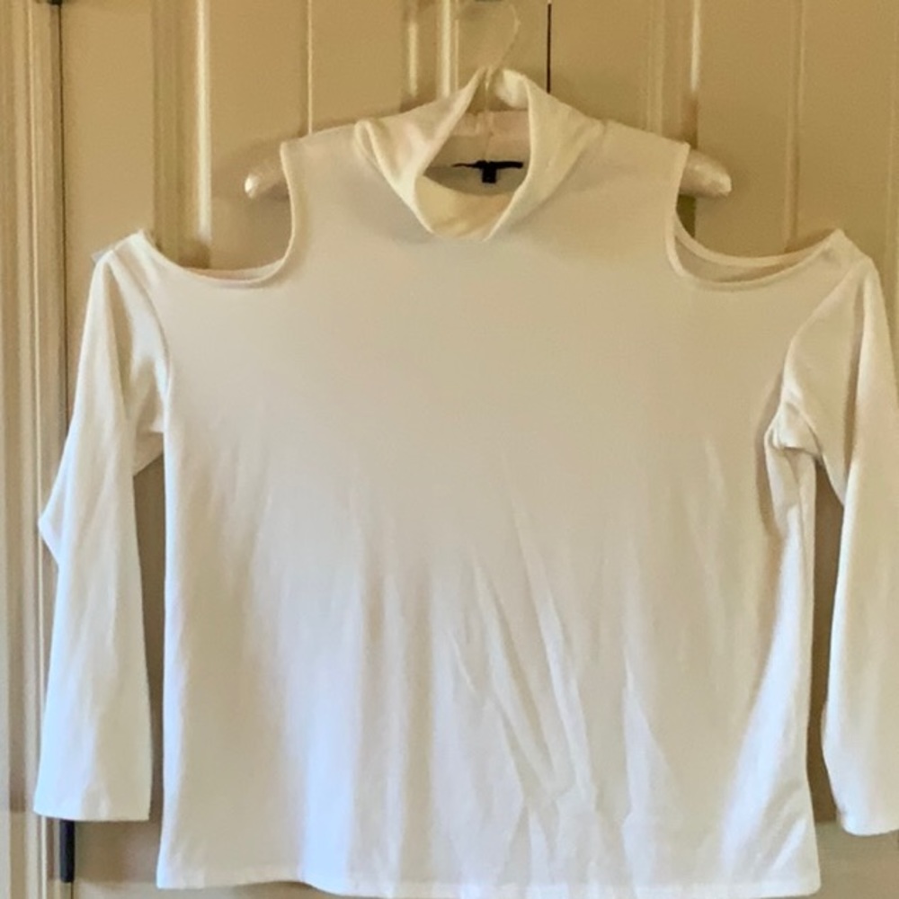 White open-shoulder long sleeved tunic